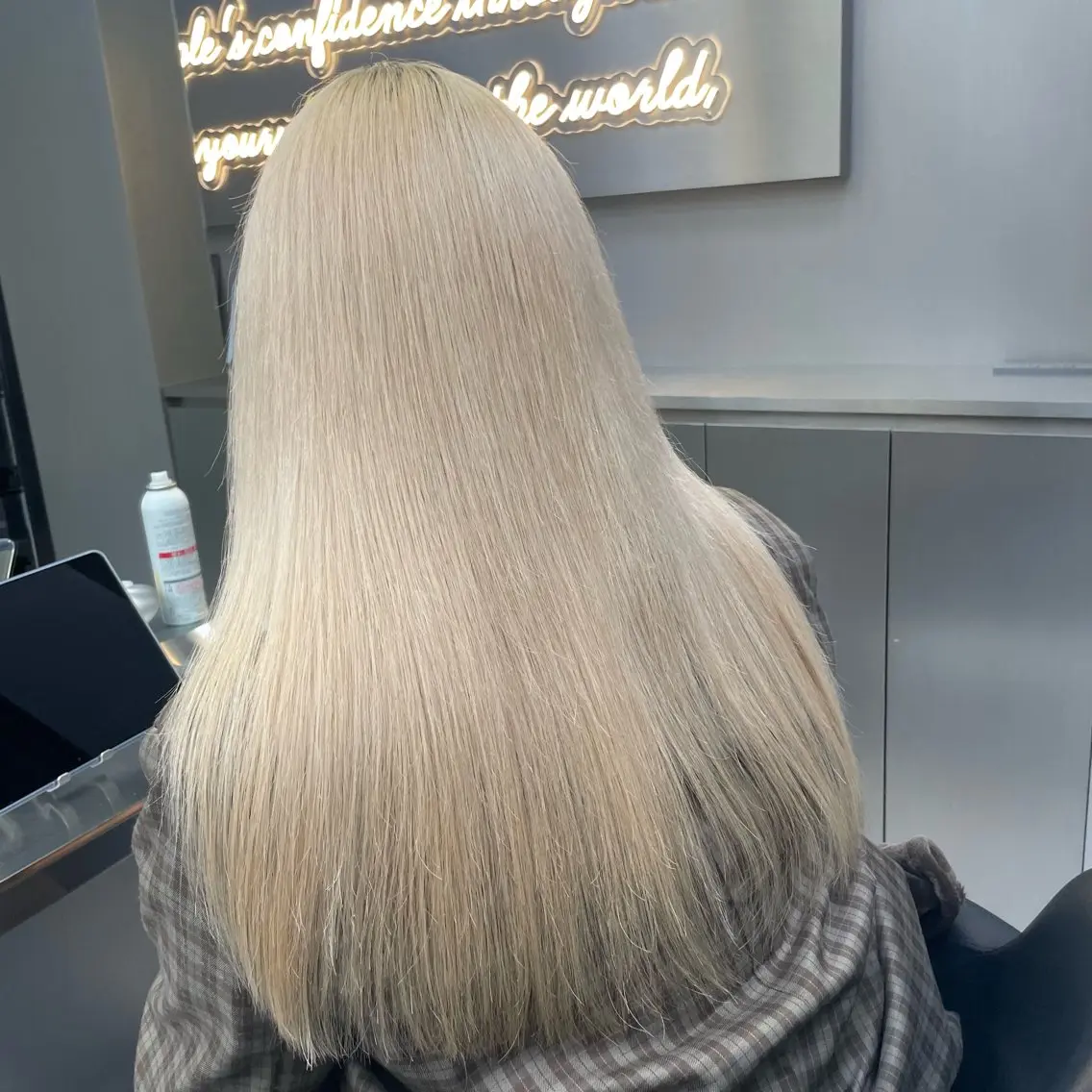 ロング 🫧バレイヤージュ/ ハイトーン/ミズキのヘアスタイル