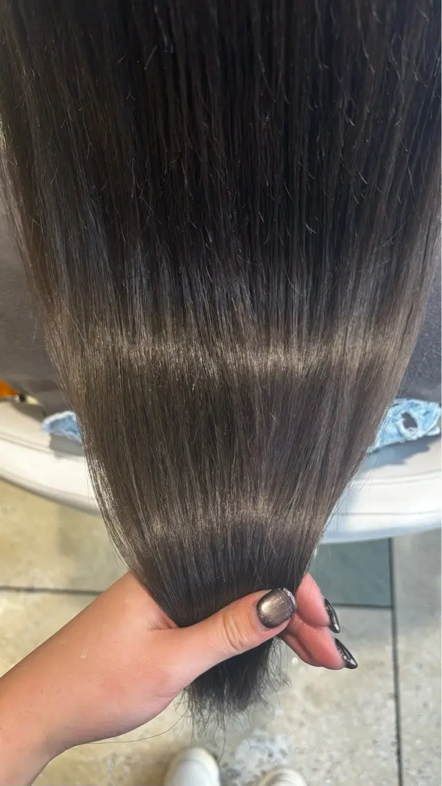 ロング カラー ブリーチ 透明感カラー カット ヘアカラー トリートメント 淡色┊︎ナチュラル 🧁奈那美🧁*.゜のヘアスタイル