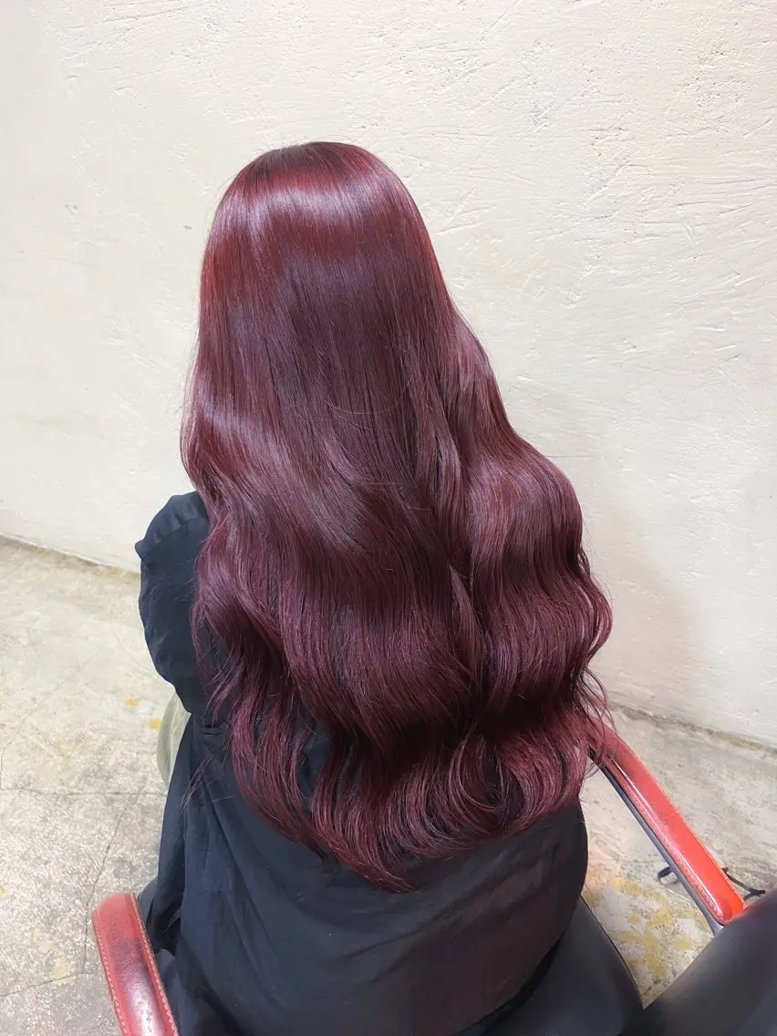 ロング カラー hinaru ．のヘアスタイル