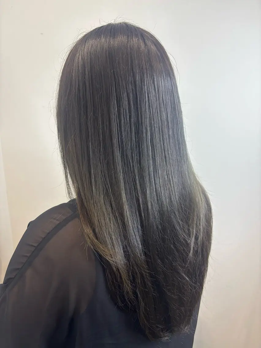 ロング カラー オリーブカラー hoshina kasumiのヘアスタイル