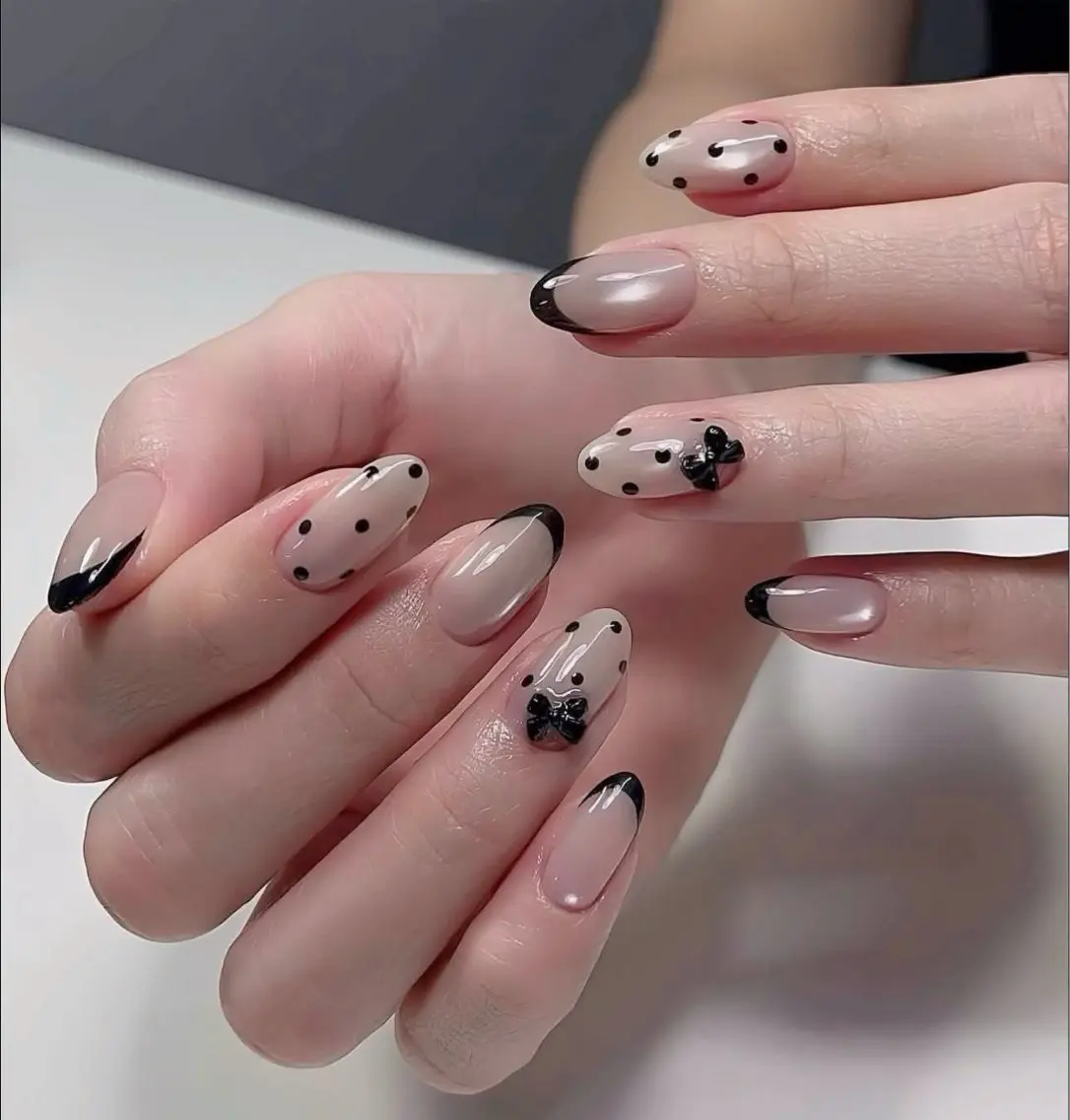 ネイル アートネイル ボルドー フレンチネイル ジェルネイル 氷ネイル・うるうるネイル ハンドネイル Julie NailSalonのネイルデザイン