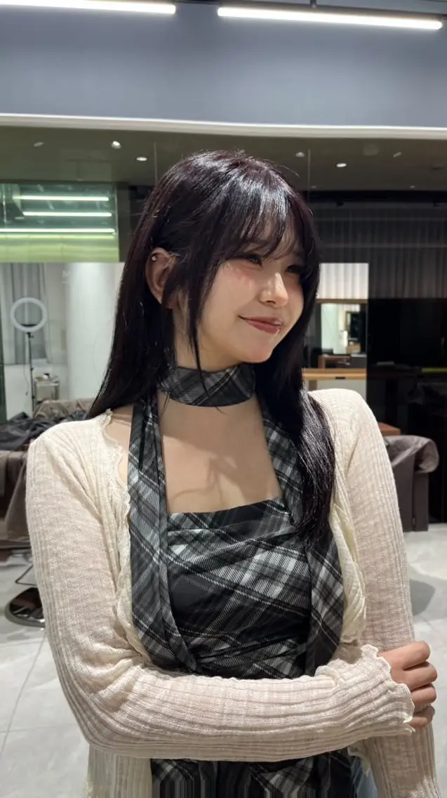 ロング ヘアカラー 石塚 瑛里菜のヘアスタイル