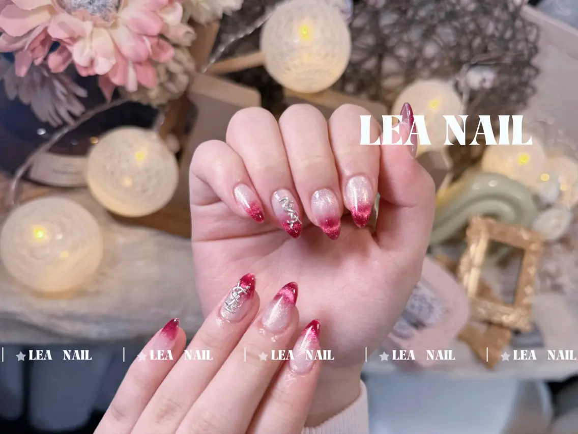 ネイル チークネイル フラッシュネイル フットネイル フレンチネイル ジェルネイル ハンドネイル Luxe Nail Salonのネイルデザイン