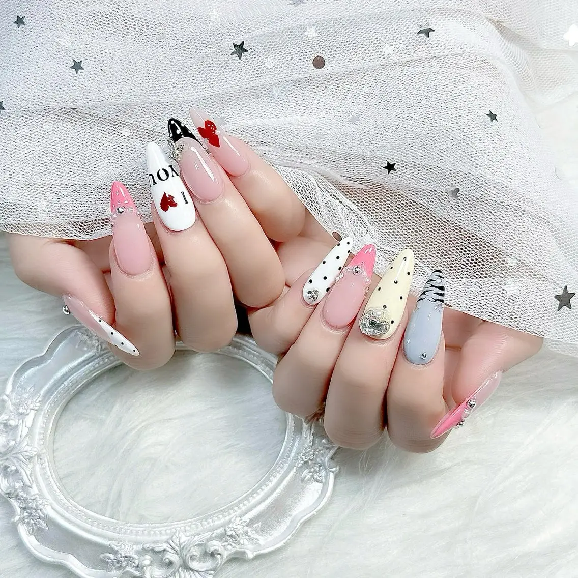 ネイル HIN NAILのネイルデザイン