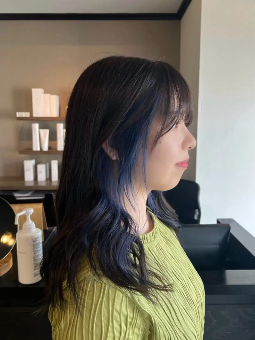 セミロング カラー ブリーチ デザインカラー イヤリングカラー Suzu ／ VISEOのヘアスタイル