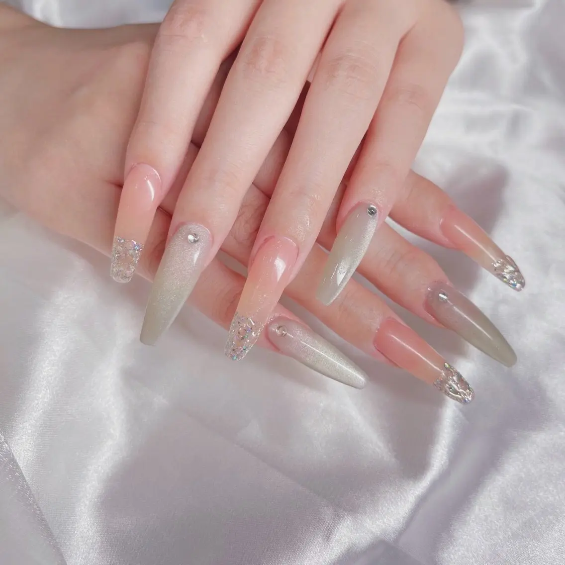 ネイル CeCeGarden ✨️キラキラワンホンのネイルデザイン