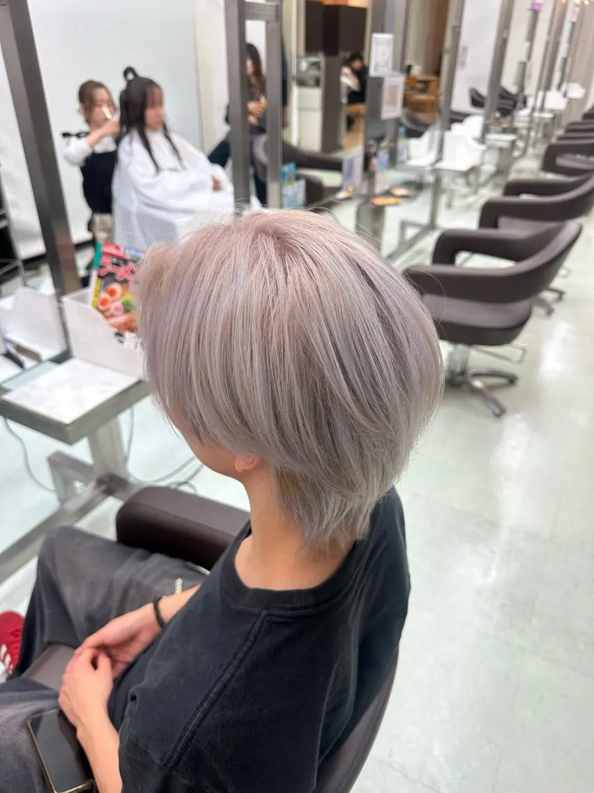 カラー メンズ ヘアカラー トリートメント 💫Saki/艶カ ラー/ハイトーン💫のヘアスタイル