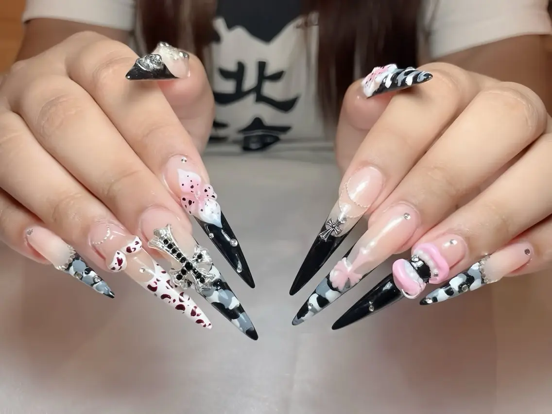 ネイル オーロラネイル ブルー フットネイル ジェルネイル 氷ネイル・うるうるネイル ハンドネイル Rin Nail 新大久保店のネイルデザイン