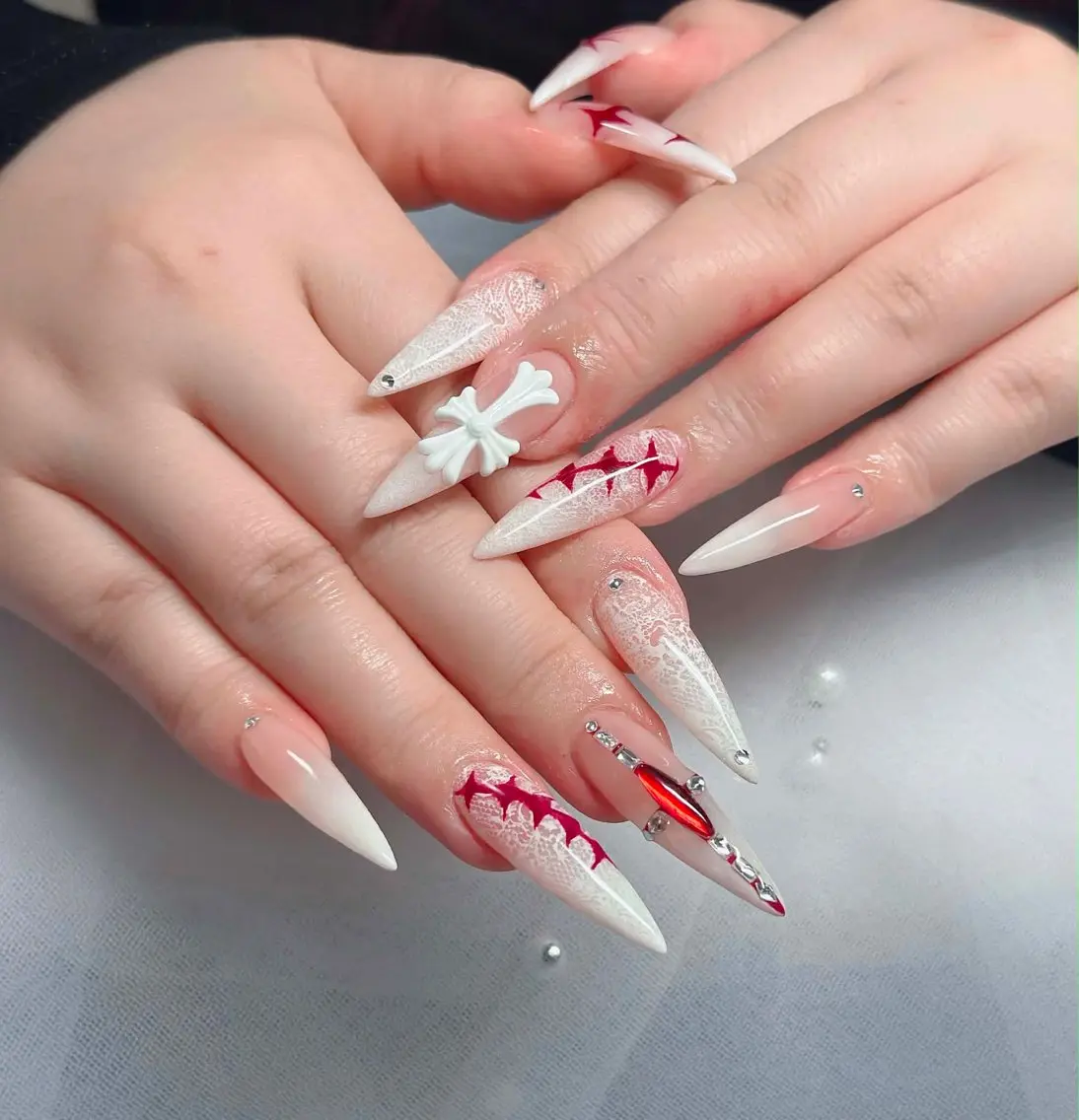 ネイル アートネイル ボルドー フレンチネイル ジェルネイル 氷ネイル・うるうるネイル Julie NailSalonのネイルデザイン