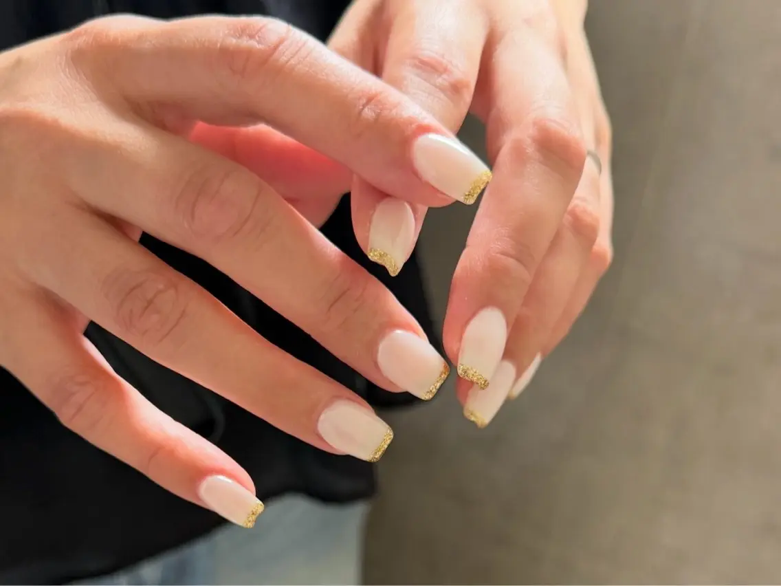 ネイル フレンチネイル ガラスフレンチ オフィスネイル ホワイト ハンドネイル nailstudio eviz新宿店のネイルデザイン