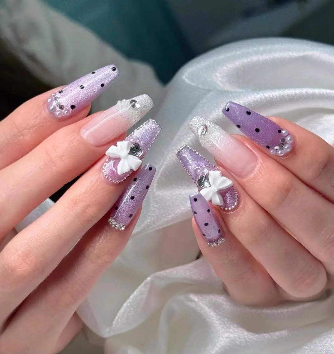 ネイル オーロラネイル ブルー チークネイル フットネイル フレンチネイル ハンドネイル NAILS168 池袋店のネイルデザイン