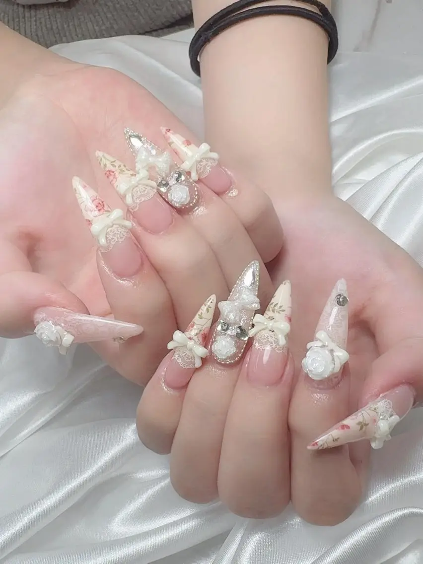 ネイル フットネイル フレンチネイル グラデーション 韓国ネイル マグネットネイル ハンドネイル ハンドケア Hara Nail 【持ち込みOK】のネイルデザイン