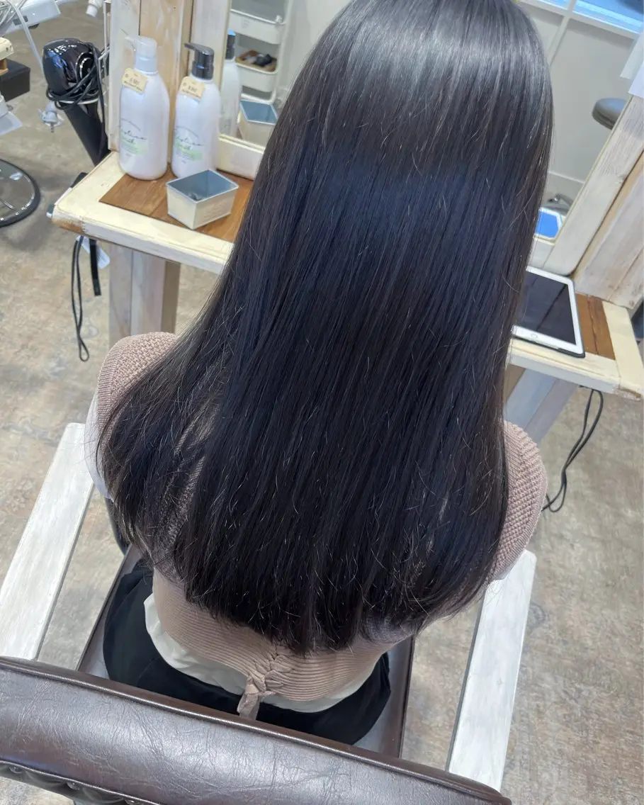 カラー 透明感カラー 高石 未唯のヘアスタイル