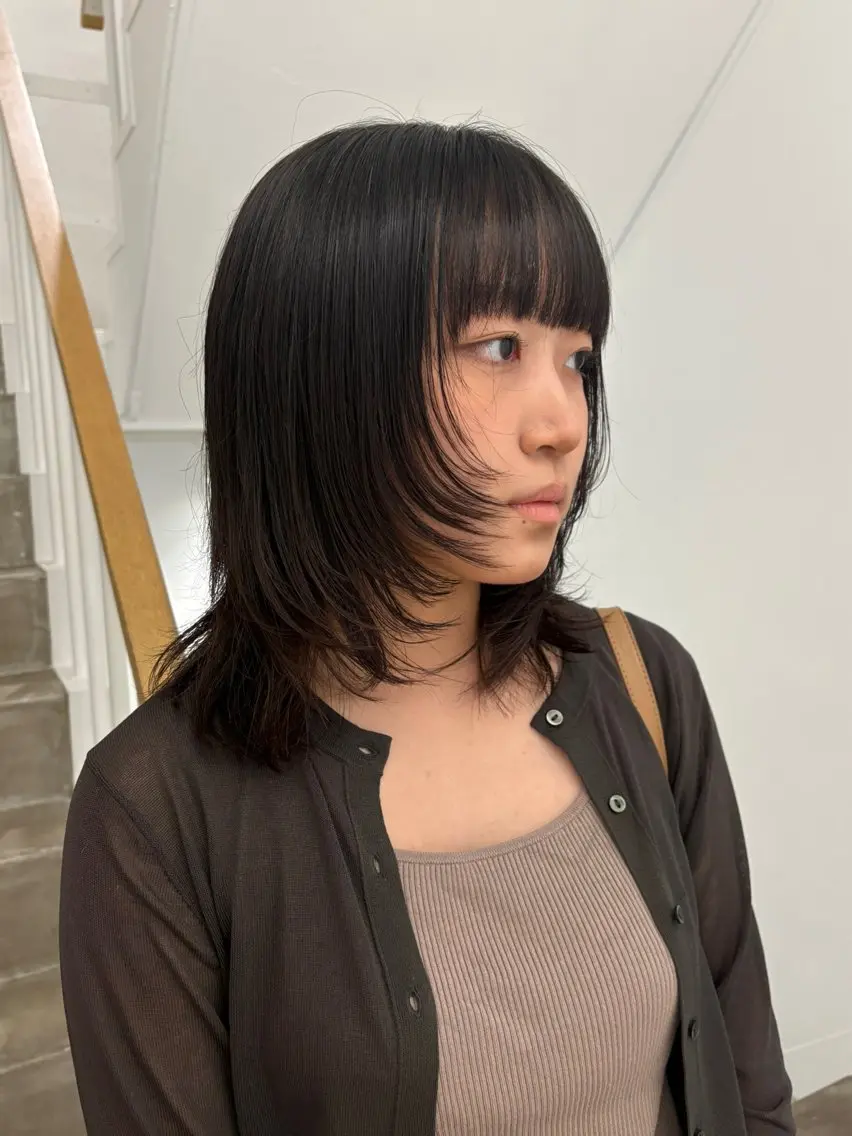 ミディアム レイヤーカット e.n.u烏丸 / ｲﾂｷのヘアスタイル