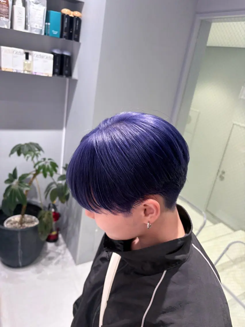ショート カラー ブルーカラー ネイビーカラー カット ヘアカラー トリートメント 菜々🦖新宿 men's特化のヘアスタイル