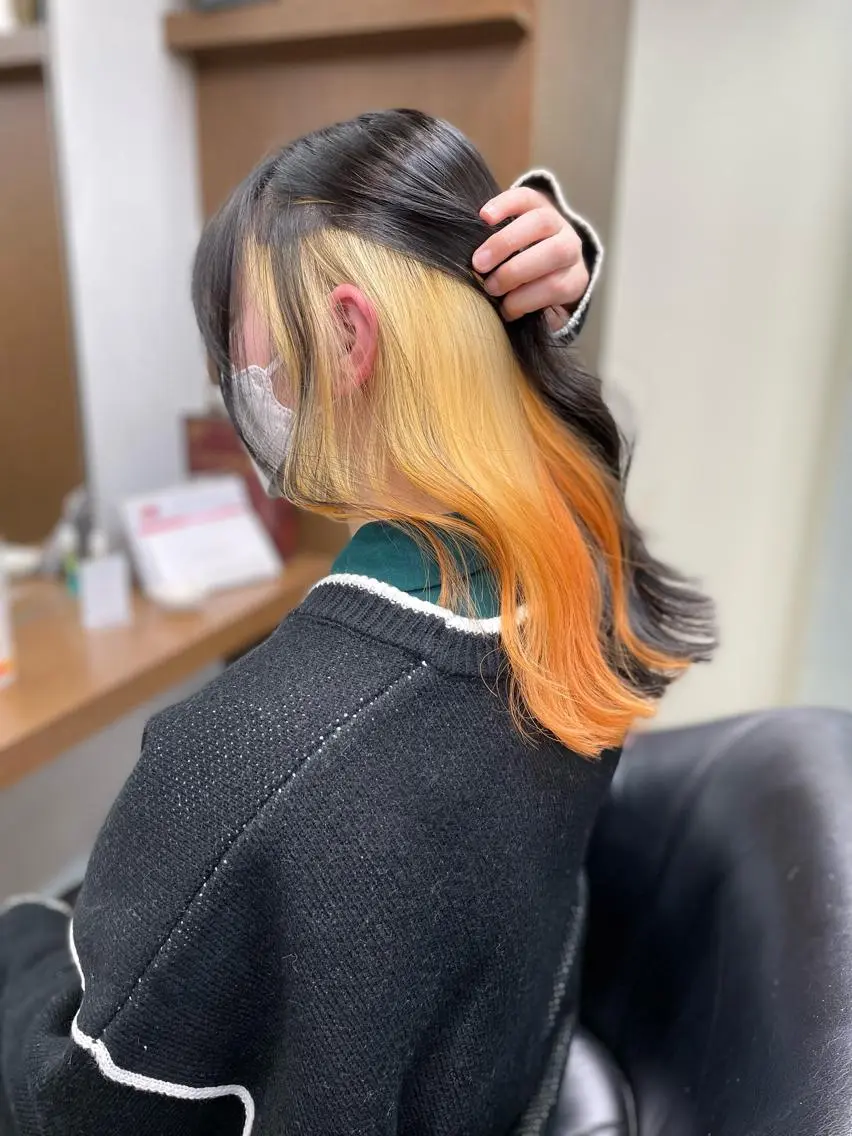 【⭐️ポイントでちらっと⭐️】ケアブリーチ インナーカラー+トリートメントの写真