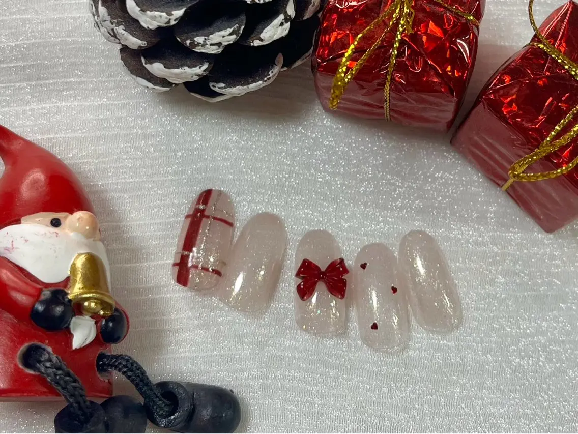 ネイル ジェルネイル パラジェル リボン 冬ネイル クリスマス kiki nail &brow二子玉川のネイルデザイン