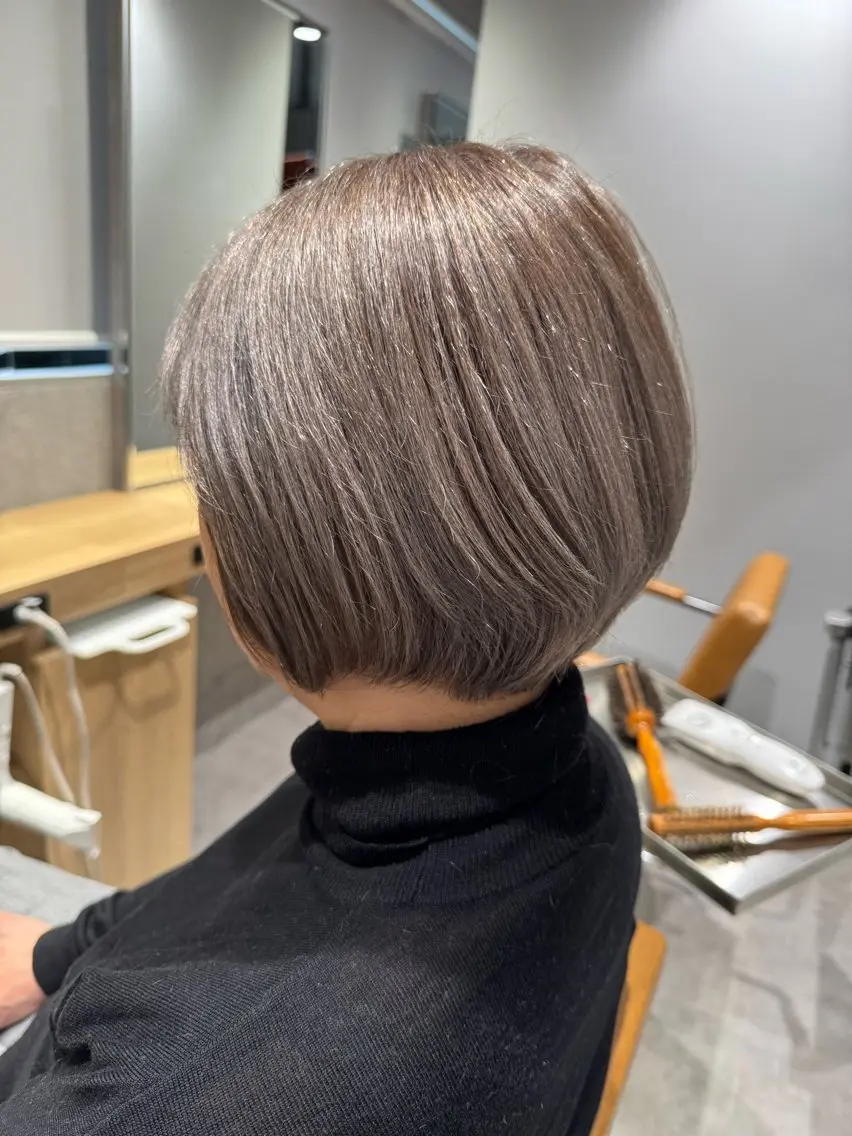 ショート カット ヘアカラー 須賀 一美のヘアスタイル