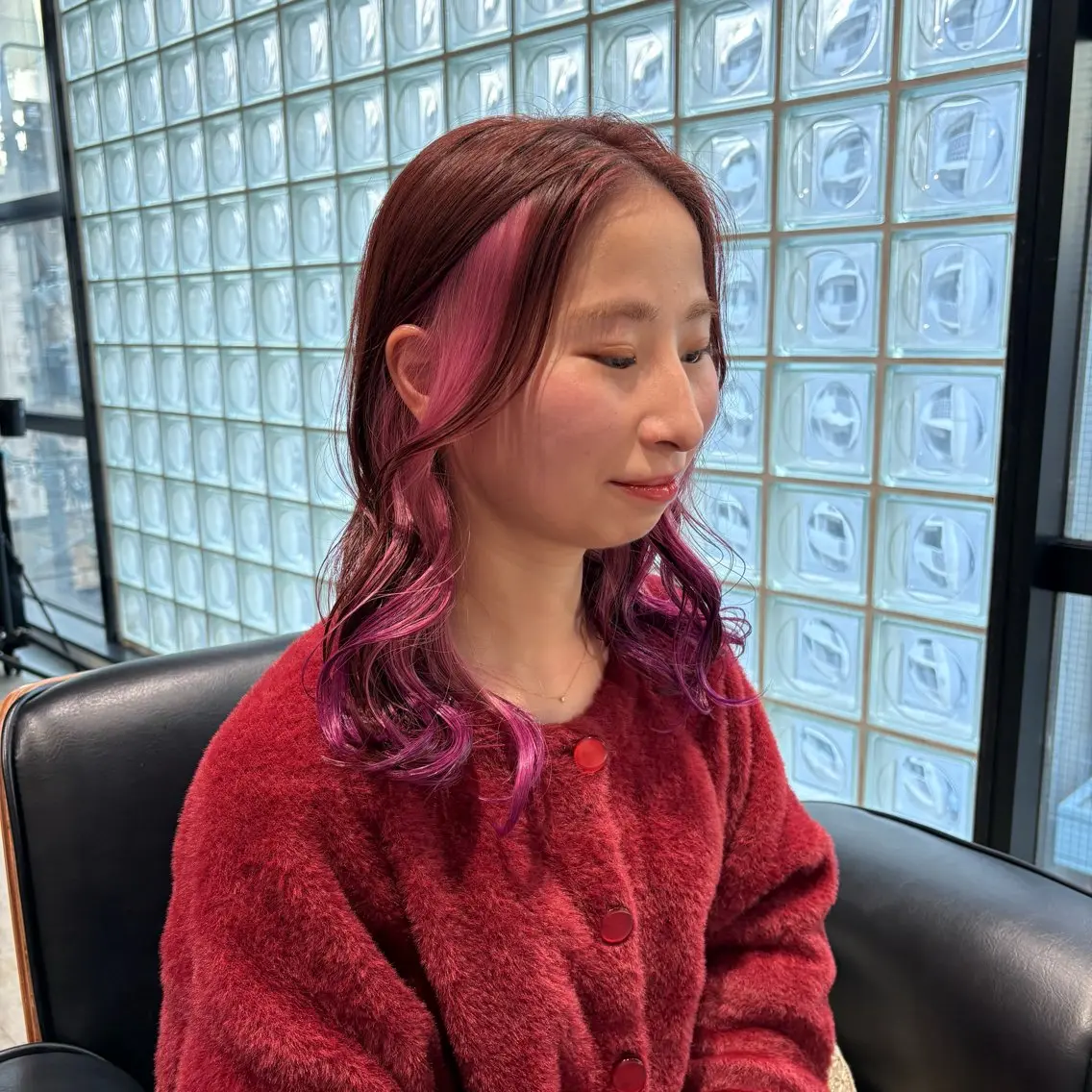 セミロング カラー ブリーチ ブラウンカラー グラデーションカラー ブリーチなしカラー ピンクカラー パ ルのヘアスタイル