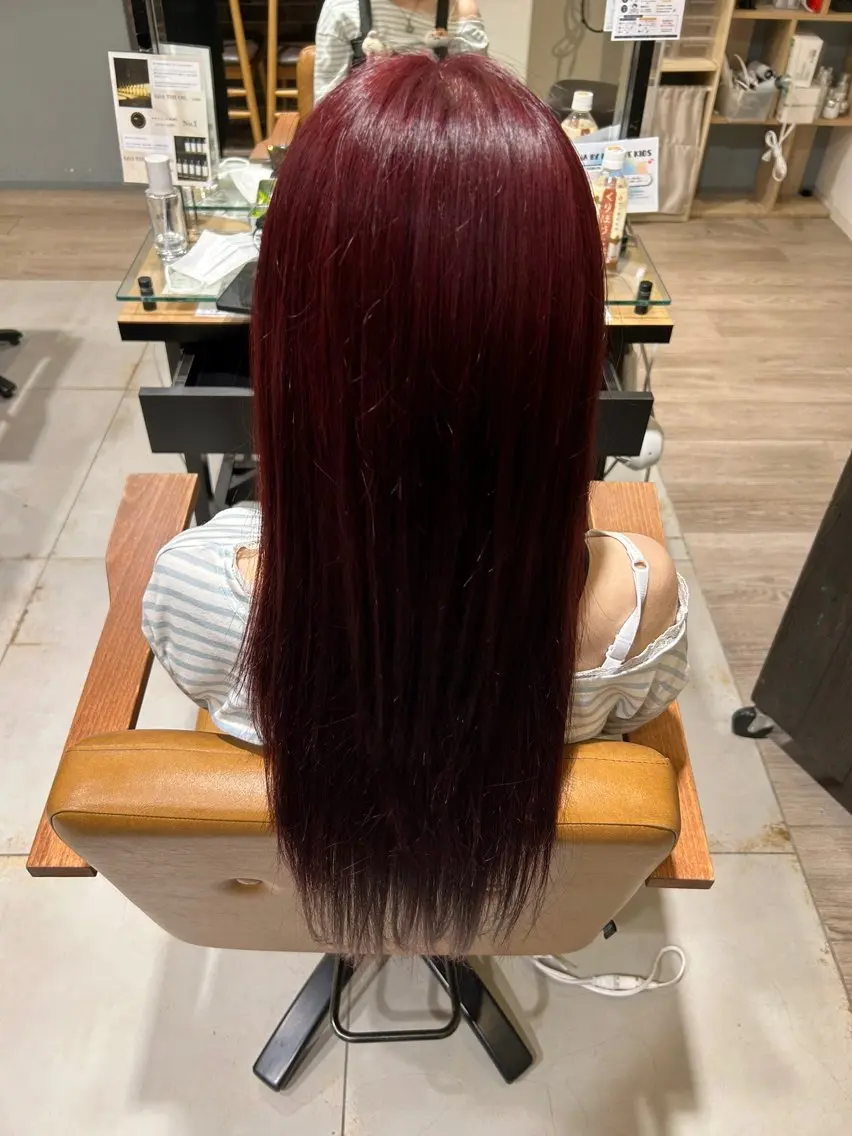 カラー レッドカラー 冨森 瑠海のヘアスタイル
