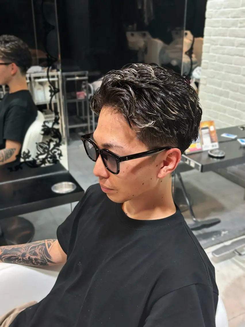 ショート パーマ メンズ オールバック メンズパーマ カット パーマ トリートメント 蛭田 裕介のヘアスタイル