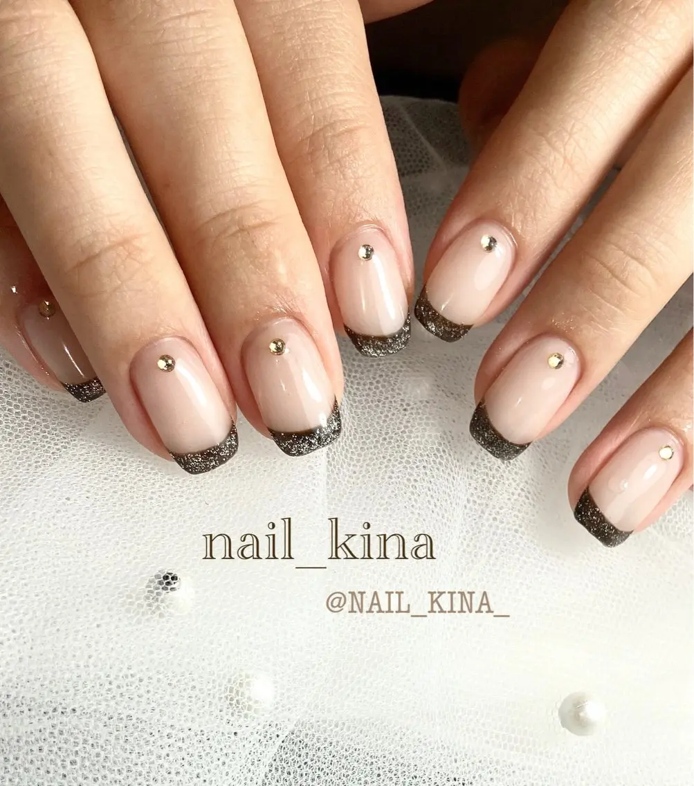 ネイル フレンチネイル マグネットネイル マグネットフレンチ シンプルネイル nail_ kinaのネイルデザイン