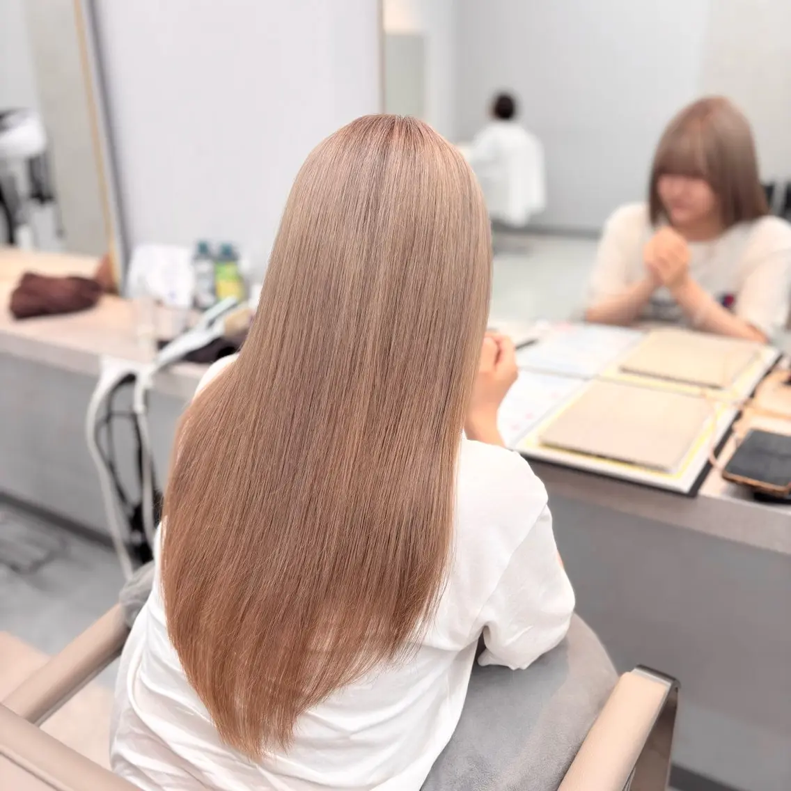 ロング カラー ベージュカラー ハイトーンカラー ハイトーンベージュ ヘアカラー ヘアセット 北千住/ハイトーン /𝐑𝐢𝐤𝐮のヘアスタイル