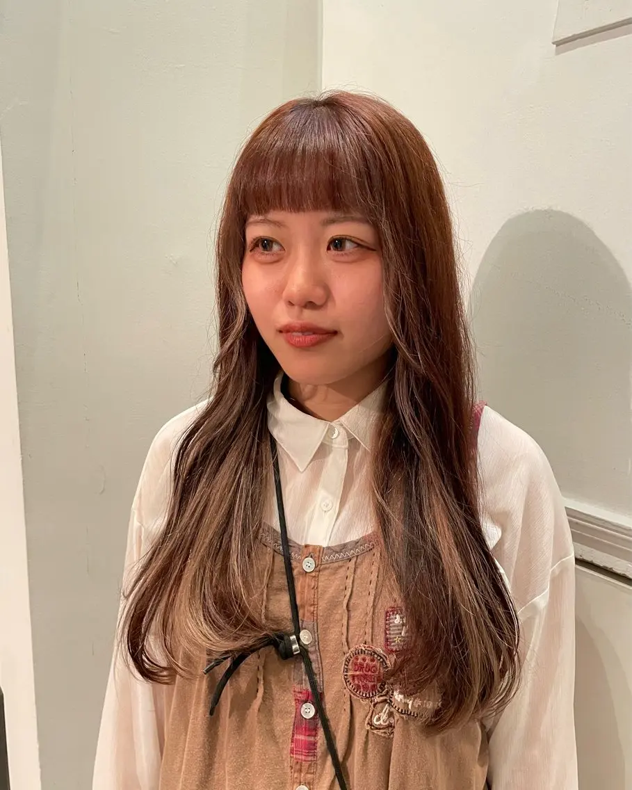 ロング カラー ブリーチ オン眉 向坂 亜美のヘアスタイル