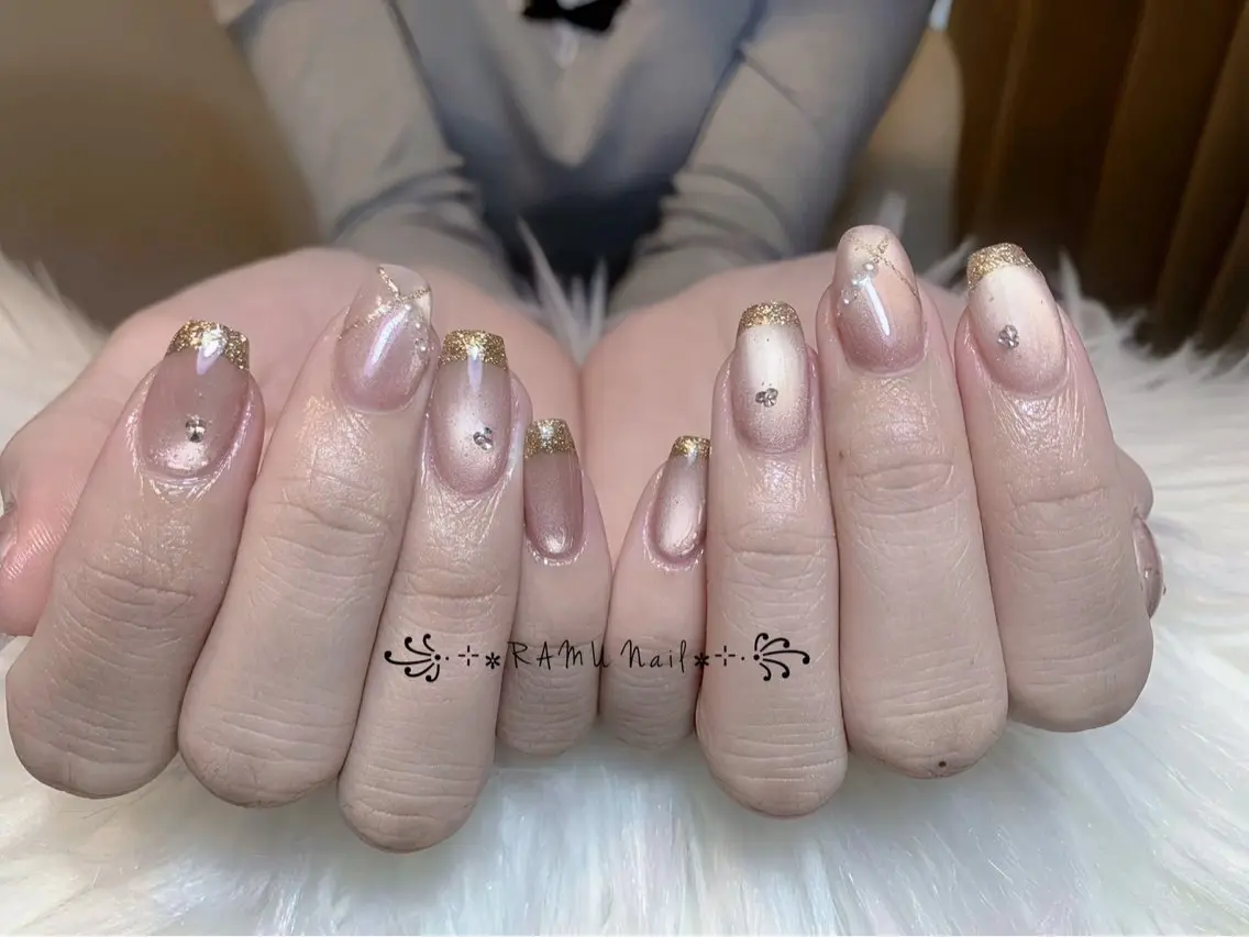 ネイル キラキラネイル マグネットネイル ミラーネイル ピンク ワンホンネイル ハンドネイル RAMU Nail 恵比寿店のネイルデザイン