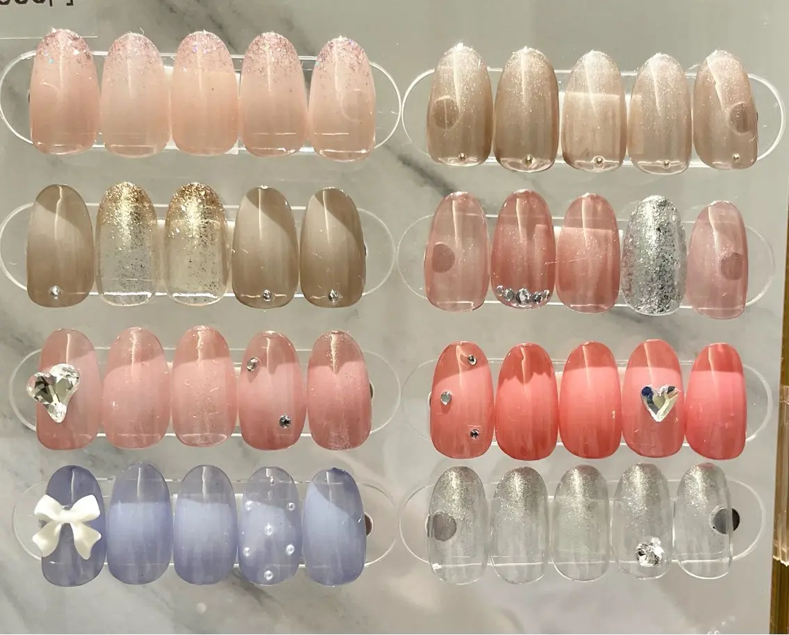 【定額ネイル】両手合わせてラメ・パーツ等、アートが4本以上のコース💅お好きなカラーに変更OK👌♡(オフなし限定)の写真
