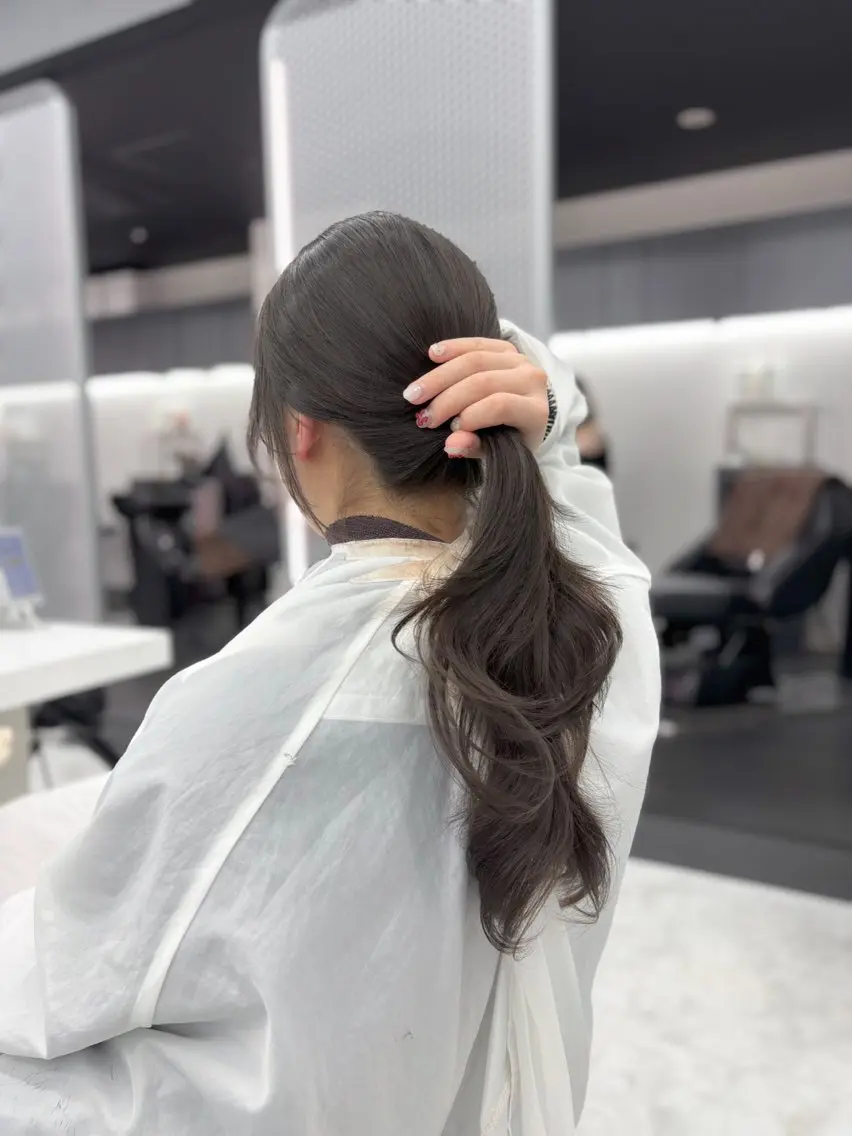 ロング 抜け感レイヤー︴ ニュアンスカラーのヘアスタイル