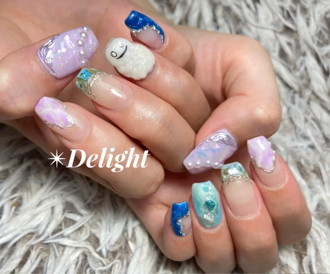 ミディアム ネイル ハンドネイル フットネイル ✴︎ Delightのネイルデザイン