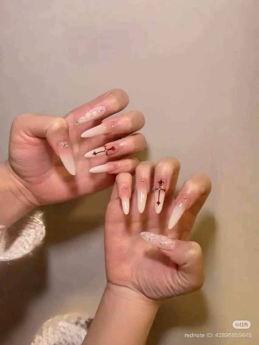 ネイル フレンチネイル キラキラネイル 韓国ネイル シンプルネイル ワンホンネイル ハンドネイル MEI Nailのネイルデザイン