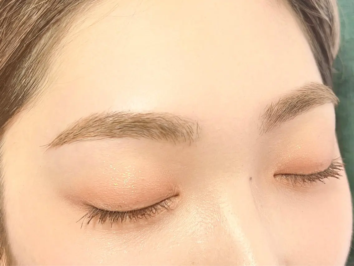 アイブロウ ワックス脱毛 眉カット Rico. Araiの眉毛・アイブロウイメージ