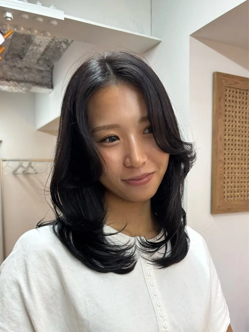 セミロング カット ヘアカラー トリートメント ナナ/大阪心斎橋/ 海外レイヤーカットのヘアスタイル