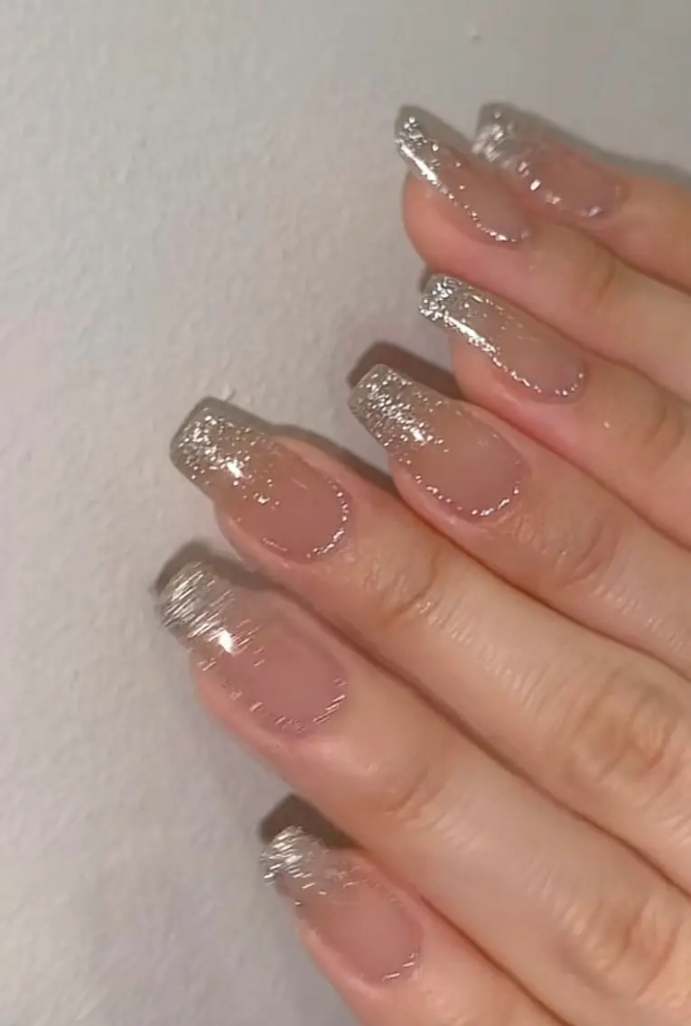 ネイル ジェルネイル ハート 韓国ネイル ニュアンスネイル パラジェル More Glam 高田馬場店のネイルデザイン