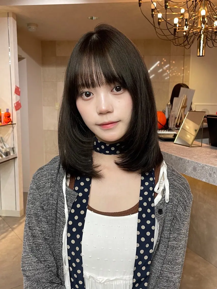 セミロング カラー りん 🎀韓国スタイルのヘアスタイル