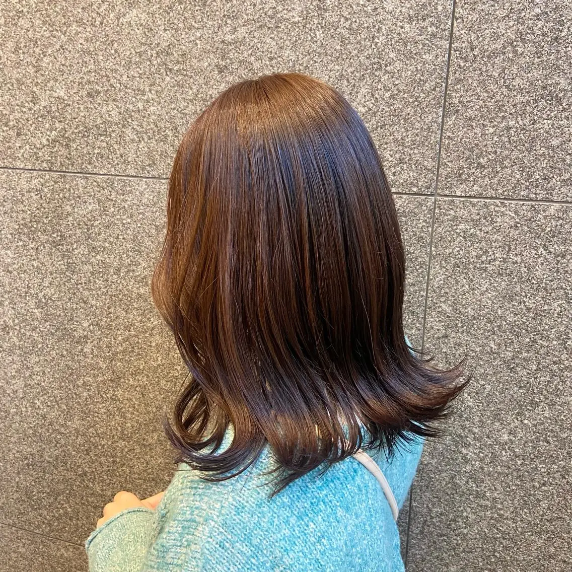 ミディアム カラー 透明感カラー ヘアカラー トリートメント mana／オリーブ ／髪質改善／レイヤーのヘアスタイル