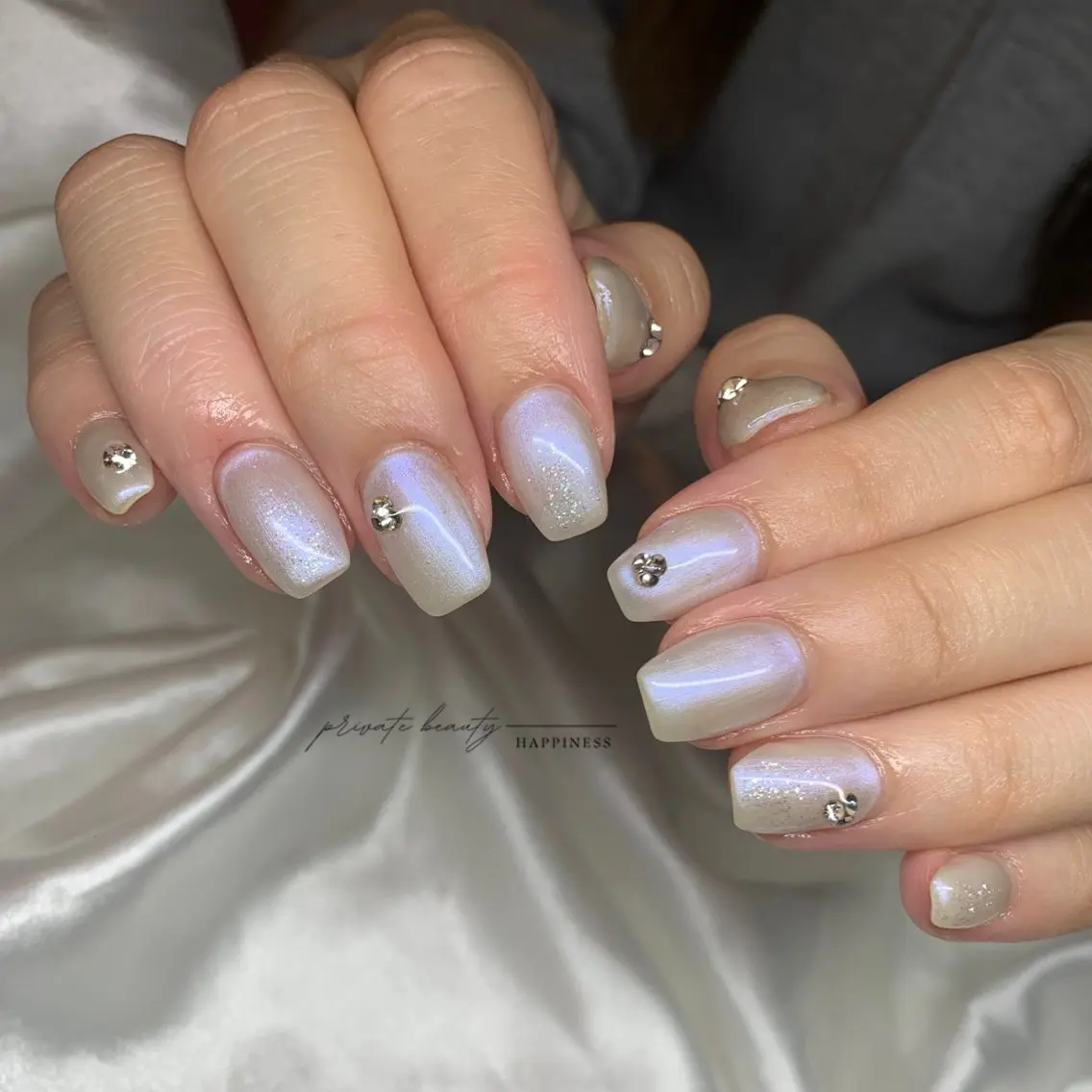 ネイル 長さ出し ロングネイル 持ち込み 赤色 スカルプネイル happiness nailのネイルデザイン