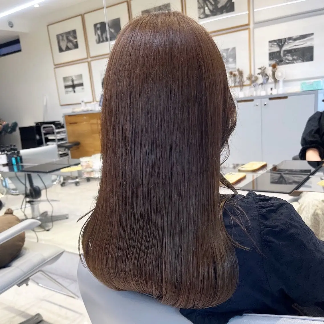 セミロング カラー ベージュカラー ブラウンカラー ブラウンベージュ チョコレートブラウン 透明感カラー ヘアカラー トリートメント ヘッドスパ ヘアセット カジュアルを女っぽく 𝗮𝘆𝗮𝗰𝗼のヘアスタイル