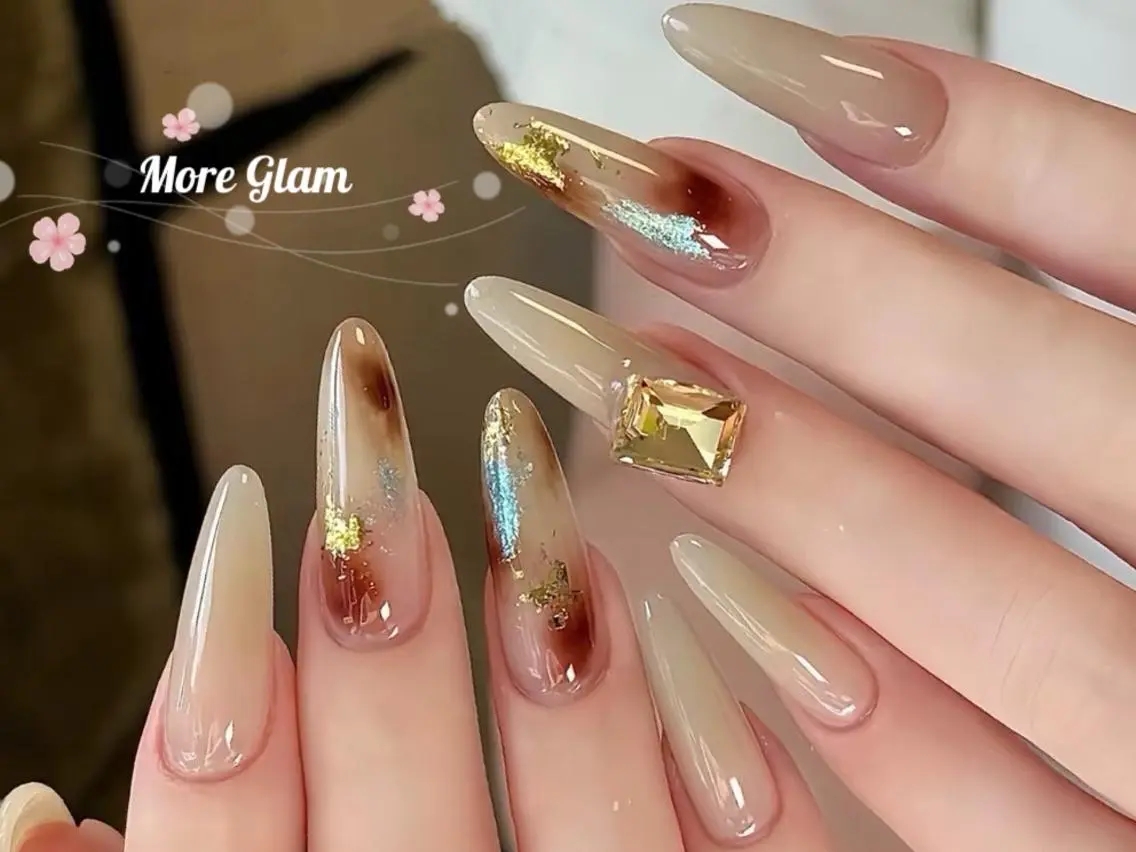 ネイル 長さ出し フットネイル フレンチネイル ジェルネイル ガラスフレンチ MoreGlam ネイルのネイルデザイン