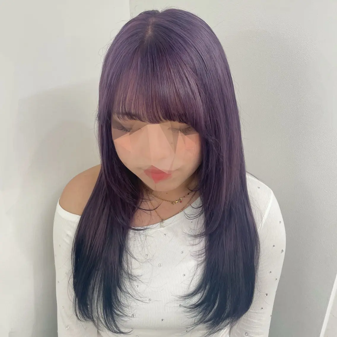 カラー ヘアアレンジ 黒髪 ブリーチ ダークグレー ラベンダーカラー 古沢 みづきのヘアスタイル
