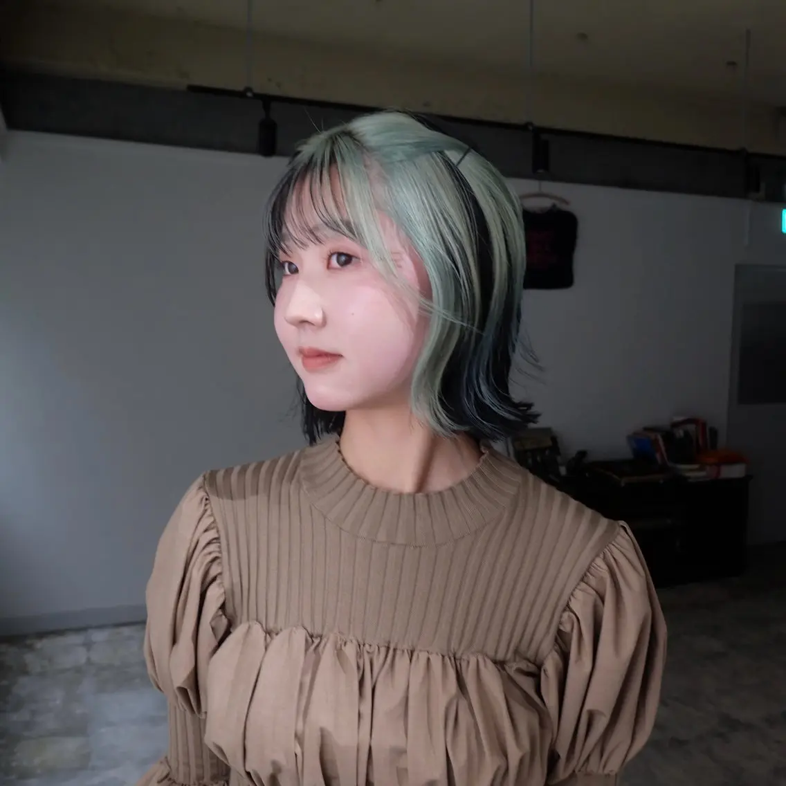 カラー ブリーチ 佐藤 しずくのヘアスタイル
