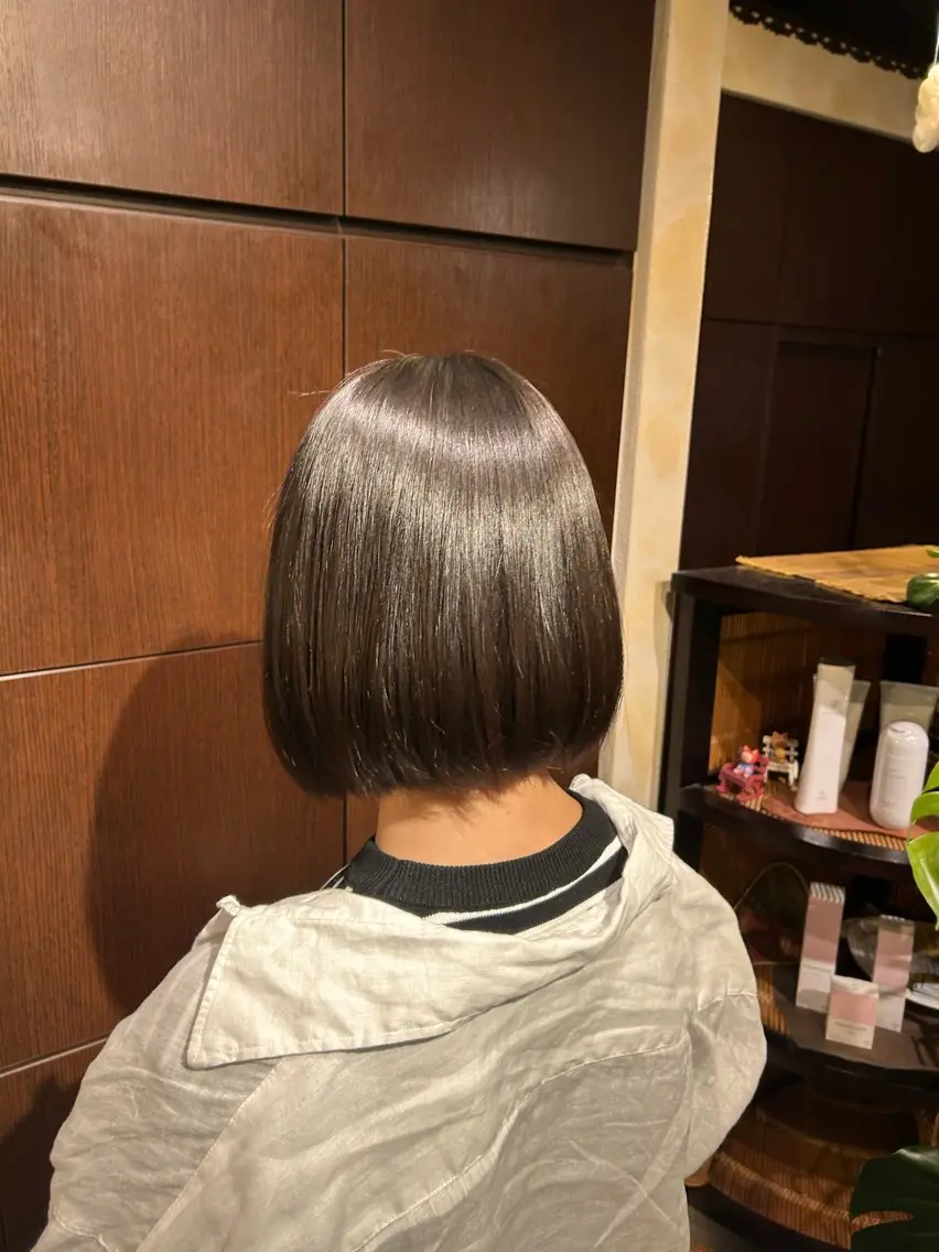 ショート カット 縮毛矯正 似合わせレイヤー/透 明感カラー/momiのヘアスタイル