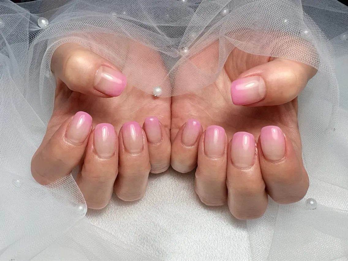 ネイル フットネイル ジェルネイル グラデーション キラキラネイル ラメ(グリッター) ハンドネイル ハンドケア ♡Bivi♡自爪に 優しいネイルサロンのネイルデザイン