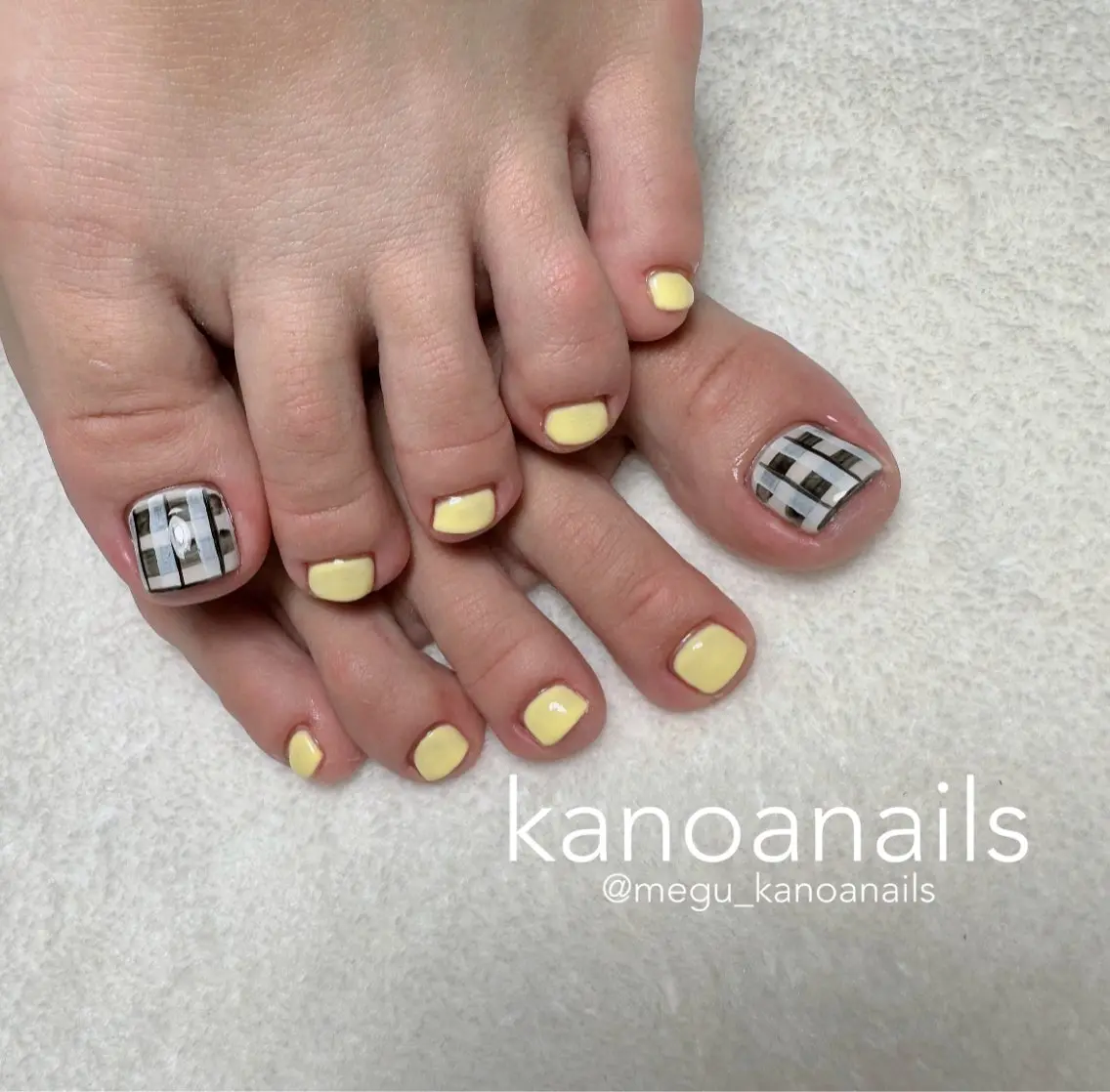 ネイル パステルネイル 黄色 フットネイル megu_ kanoanailのネイルデザイン