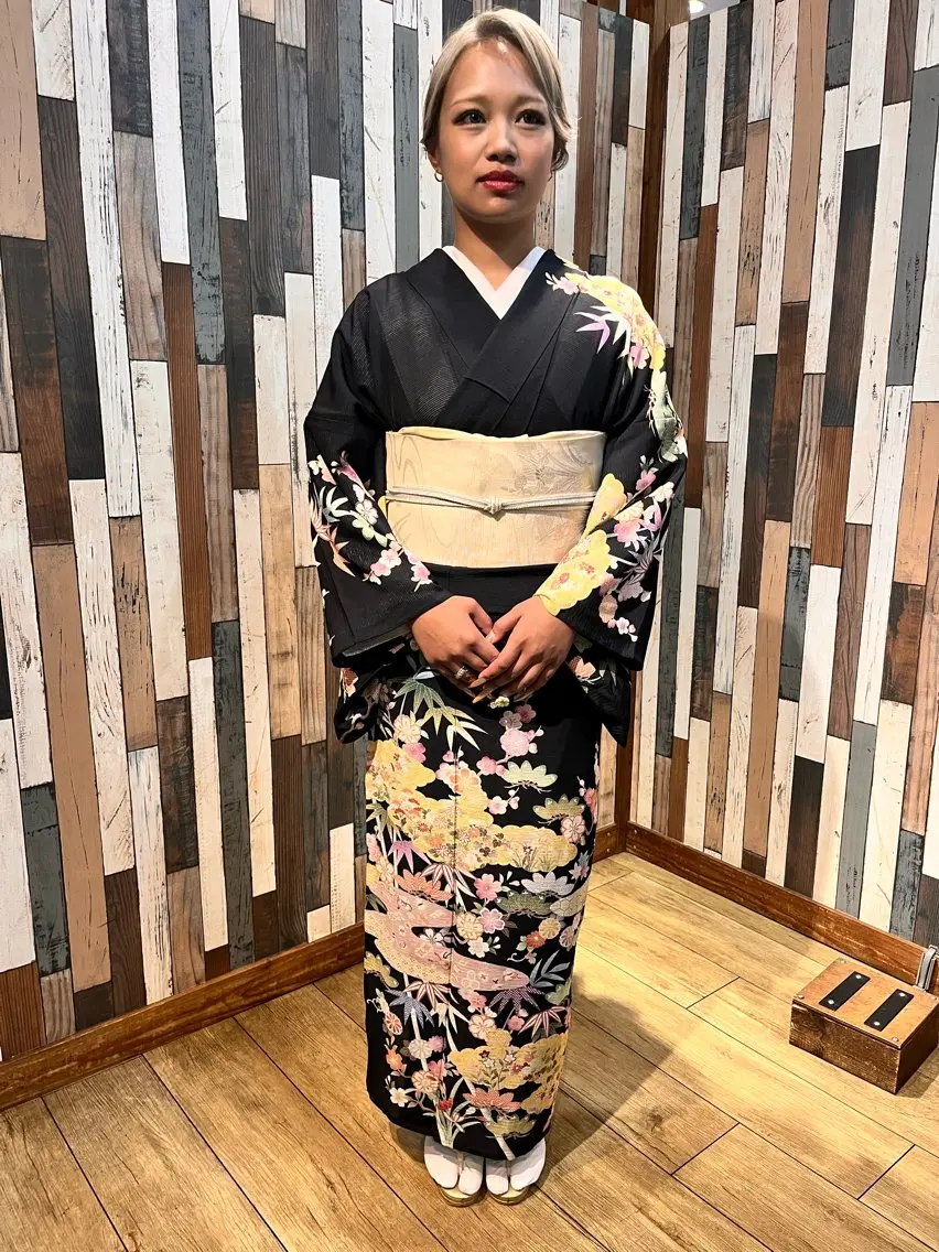 esTRIBE とよしま未来のマツエク・マツパデザイン