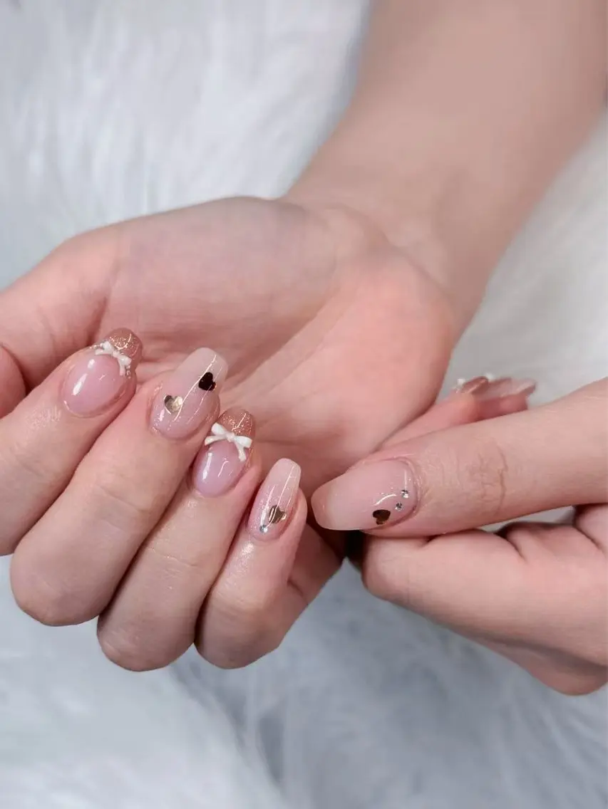 ネイル ハンドネイル Glow Minamiのネイルデザイン
