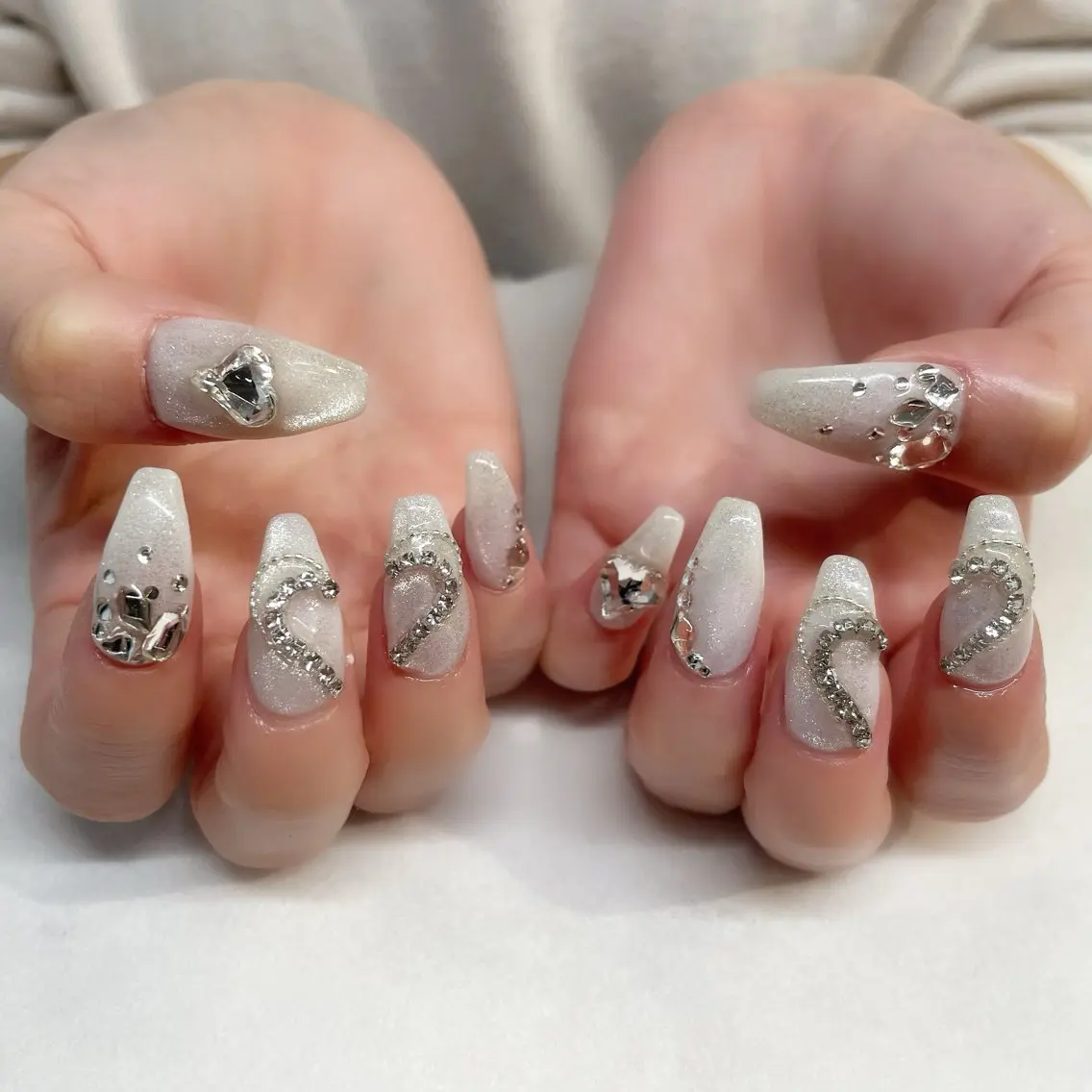 ネイル ハンドネイル 💎🐰 saki. m 🐰💎のネイルデザイン