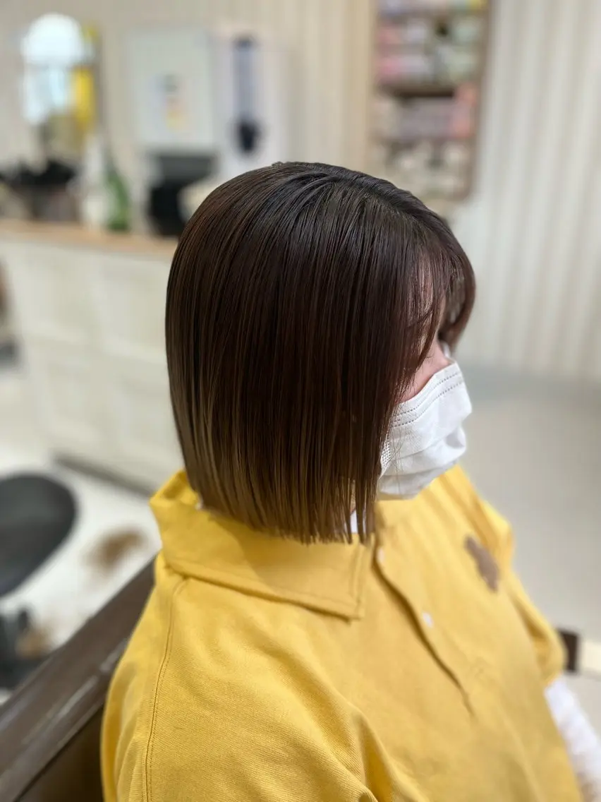 ショート ボブ 外ハネヘア カット トリートメント 堀口 彩佳のヘアスタイル